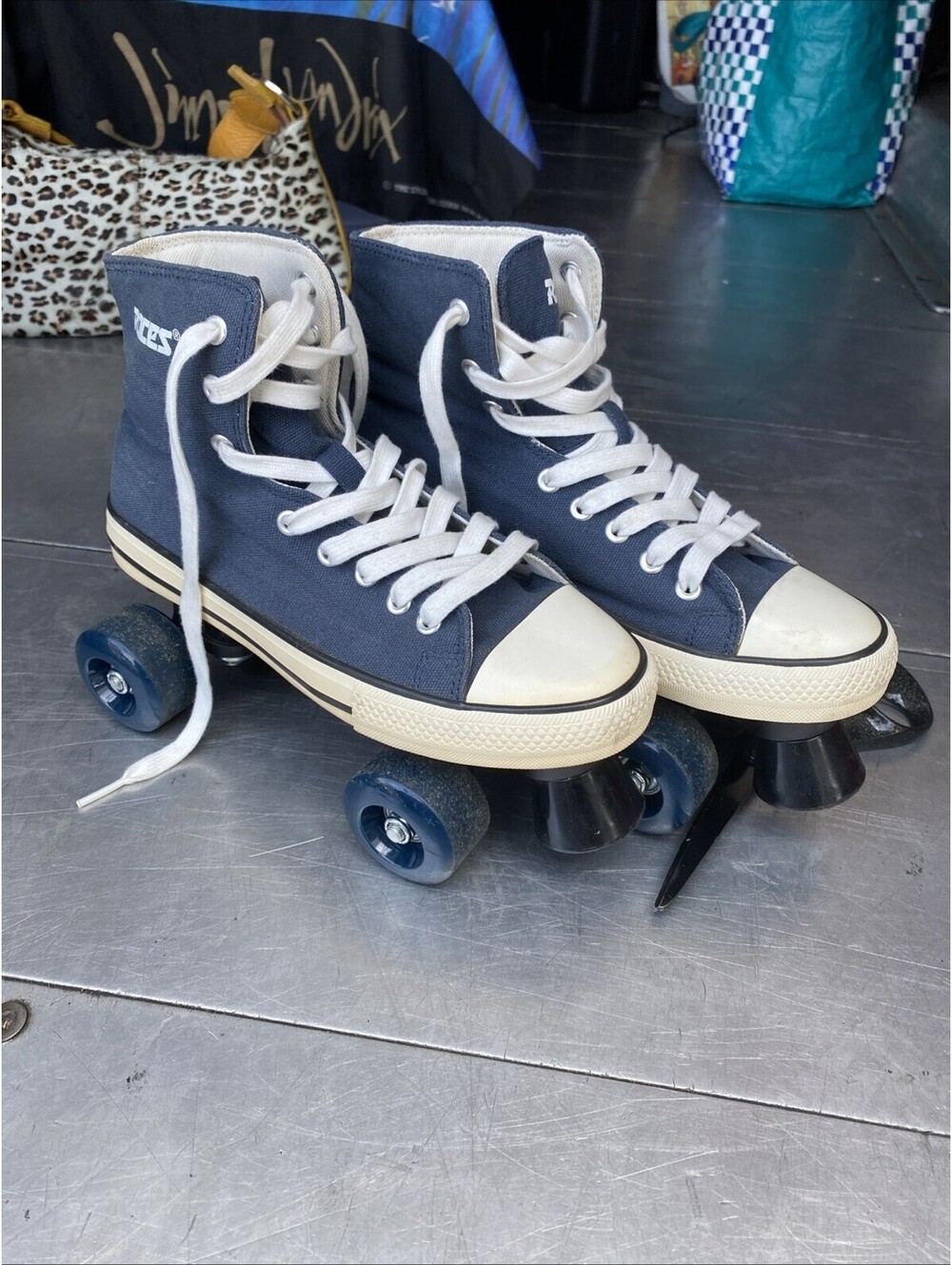Chuck Taylor Classic ROCES Quad 4 Wheel Roller Skates Size US Mens 5 Womens 7